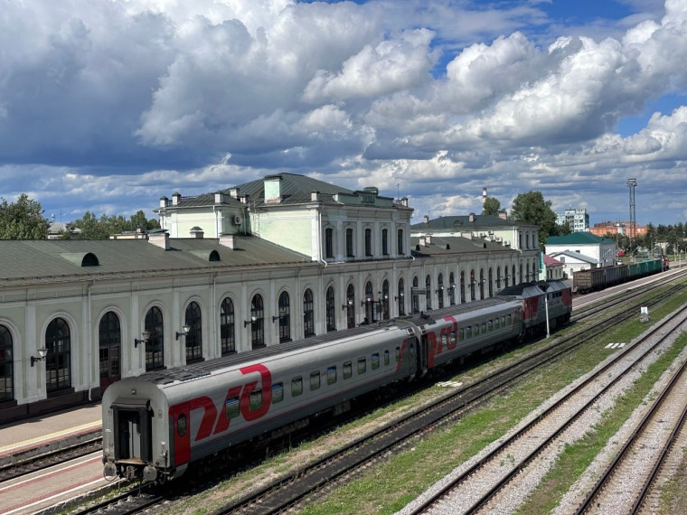 На два дня изменится расписание пригородного поезда Псков - Луга.