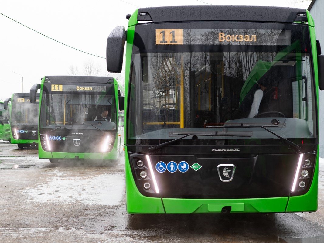 В Пскове начали курсировать новые автобусы.