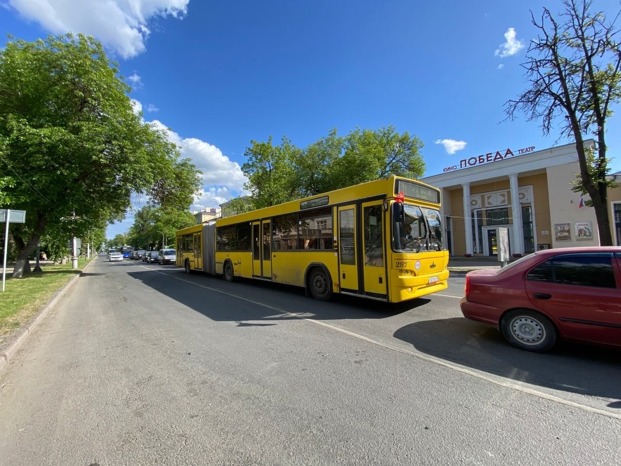 Меры по повышению безопасности дорожного движения предпримут в Пскове.