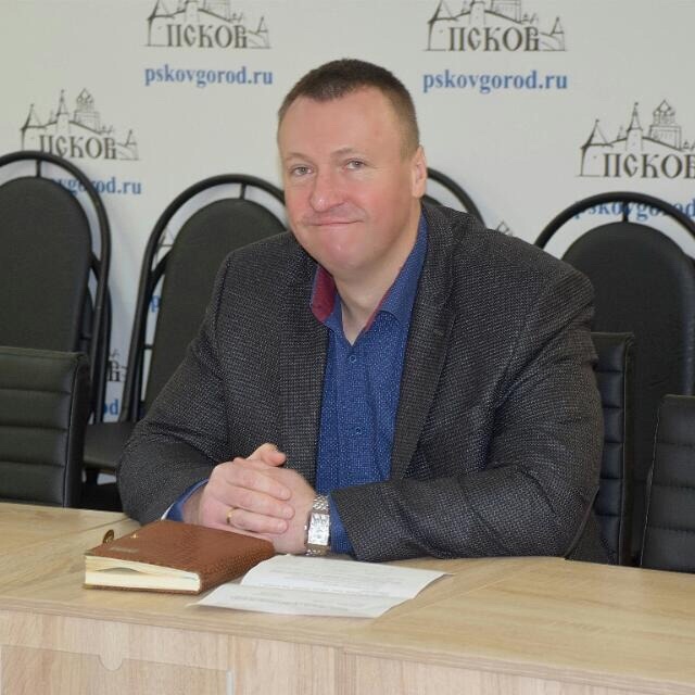 Хмелёв Сергей Николаевич.