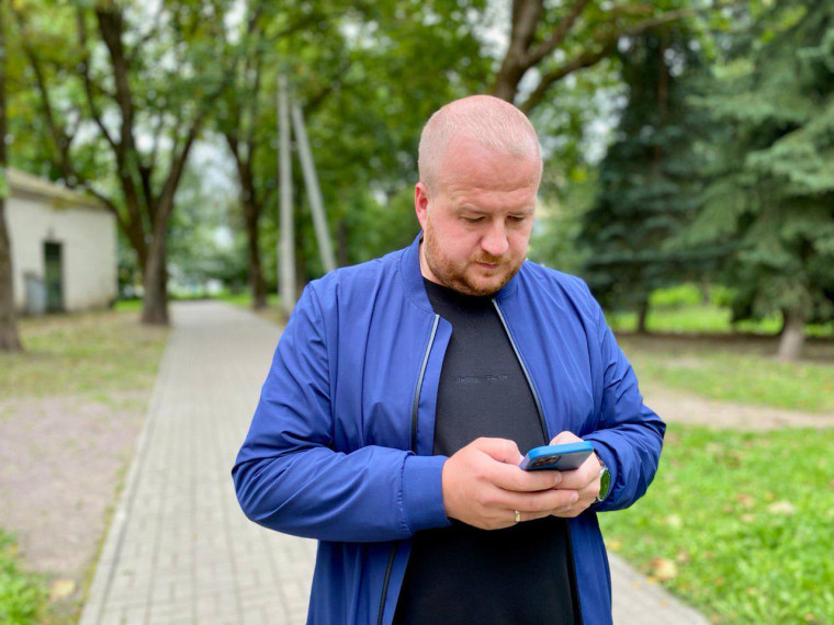 Глава города Пскова Борис Елкин принял участие в выборах с помощью ДЭГ. Глава города Пскова Борис Елкин принял участие в выборах с помощью ДЭГ.