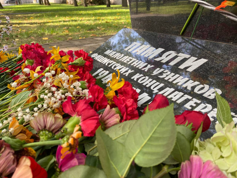 В Пскове состоялся митинг в честь дня памяти жертв фашизма. В Пскове состоялся митинг в честь дня памяти жертв фашизма.